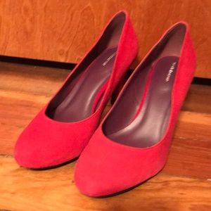 Liz Claiborne red suede heels size 9.5